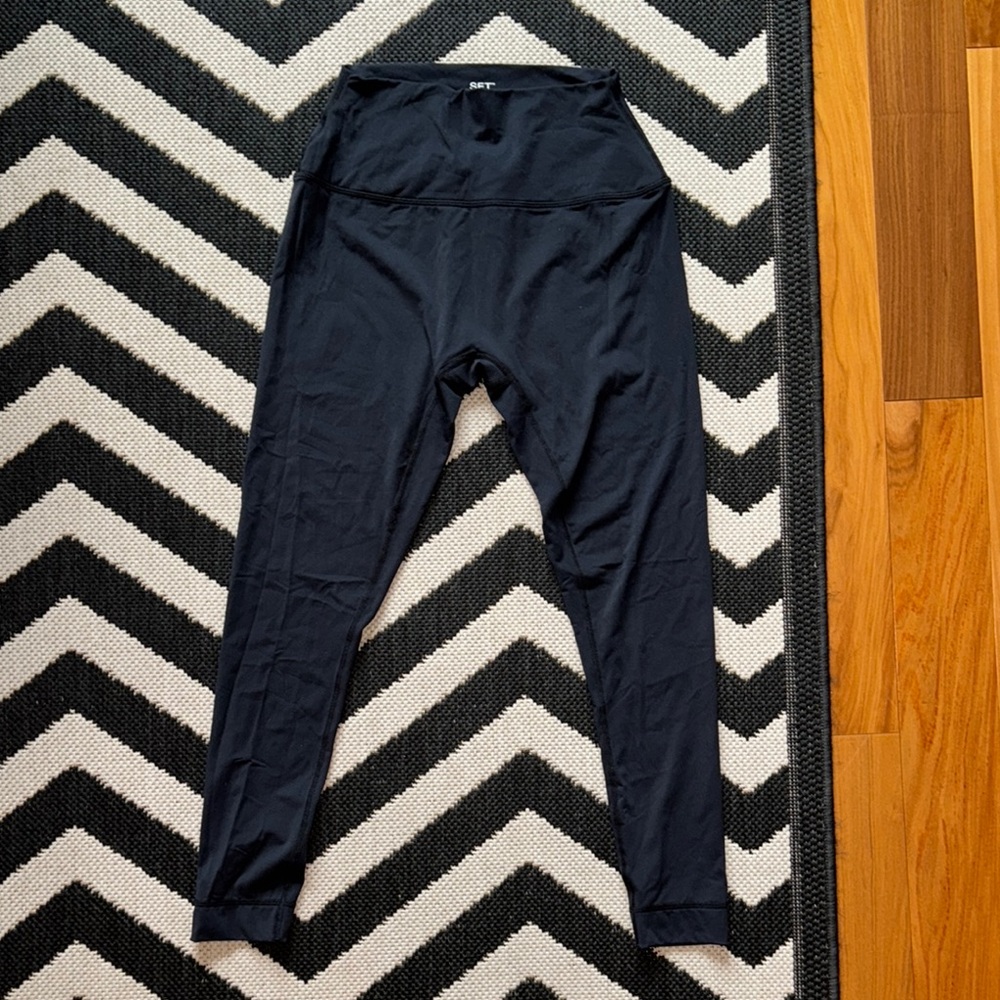 Worn Once SET Active Black AirLuxe Leggings size M Medium